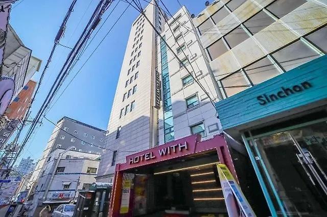 Sinchon With Motel Seúl